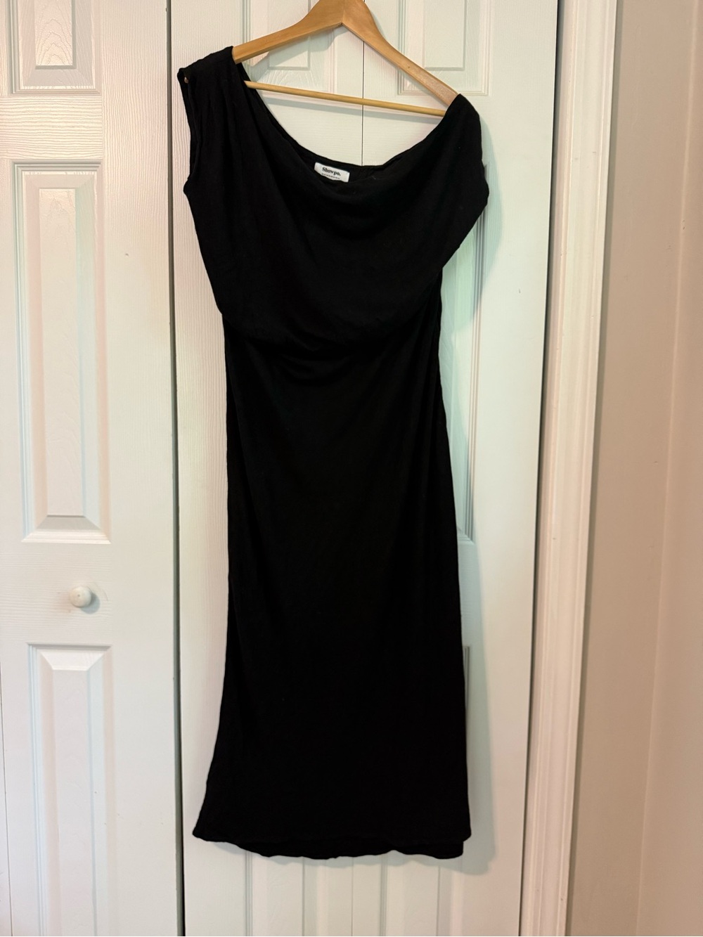 Showpo Black One-Shoulder Linen Maxi Dress - Picture 5 of 8